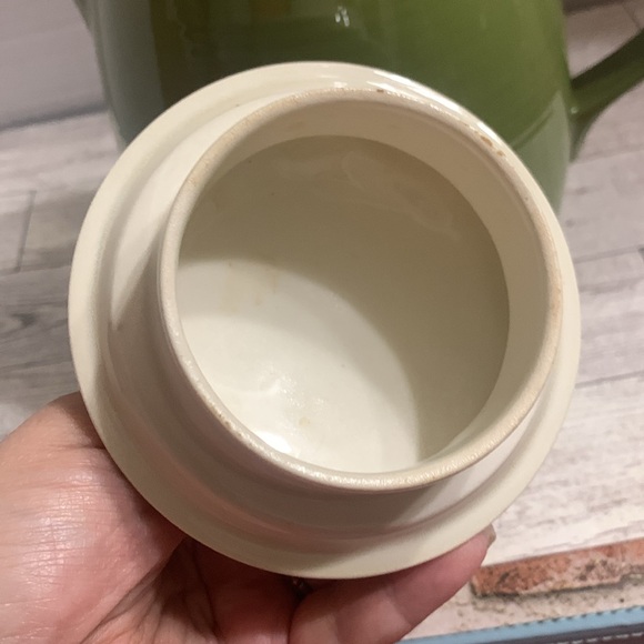 Retro Modern Coffee / Tea pot Olive / Avocado Green w/ white lid - Picture 6 of 9